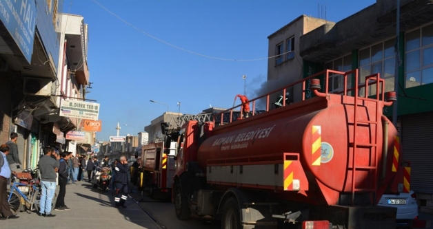 Kafede çıkan yangın maddi hasara neden oldu