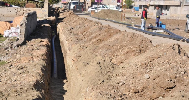 Yeni içme suyu hattı döşeme çalışmaları devam ediyor