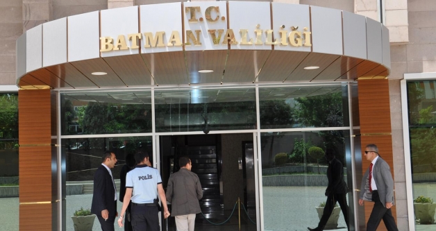 735 kamu personeli görevinden uzaklaştırıldı