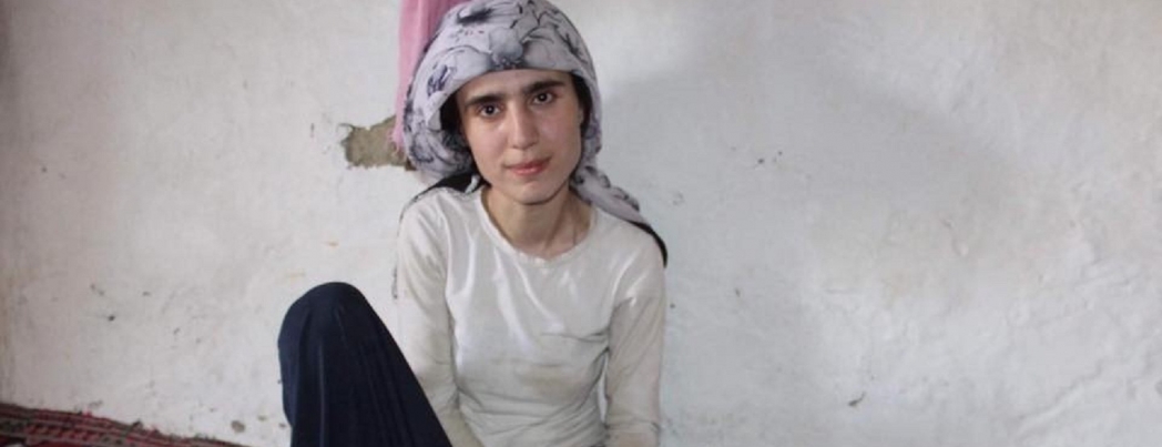 BELİ KIRILDI, YÜRÜYEMİYOR