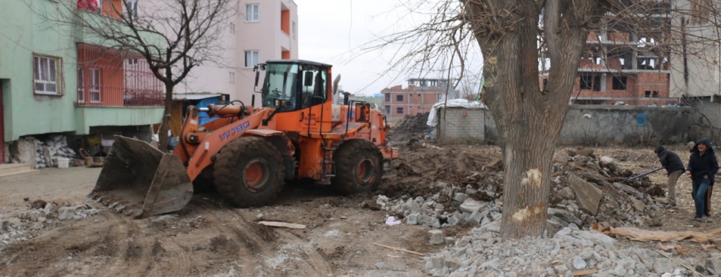 Çalışmalar eş zamanlı olarak devam ediyor