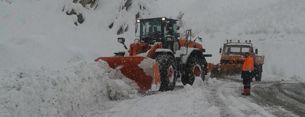 Bir haftalık yol çalışmalarında 600 ton tuz kullanıldı
