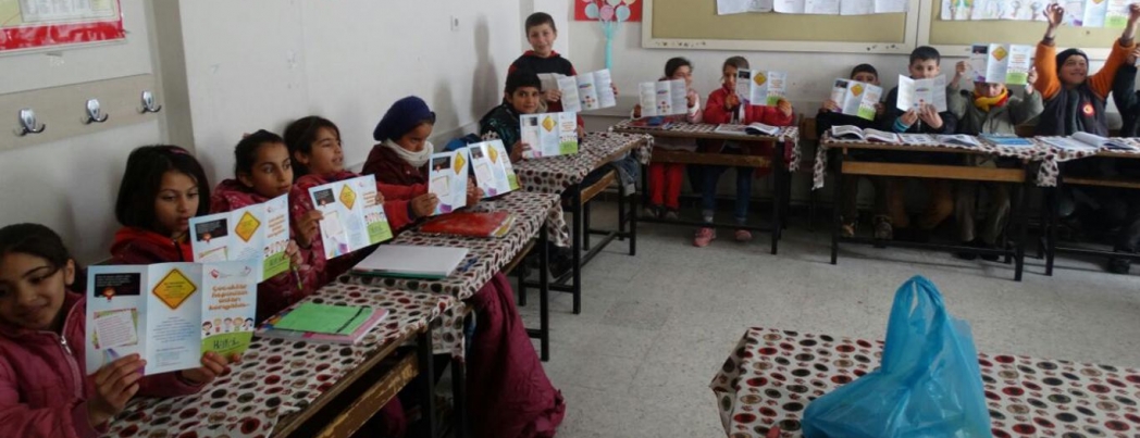 Köy öğrencilerine kırtasiye yardımı