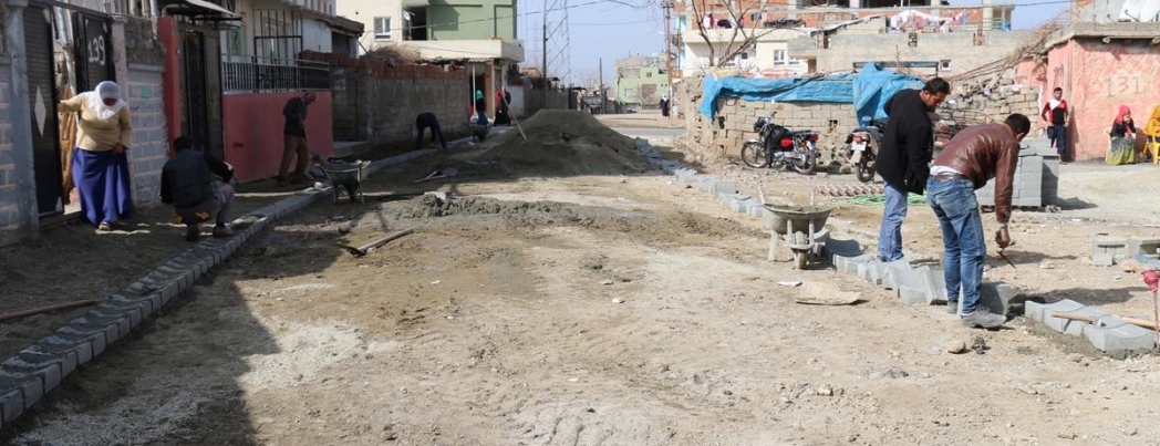 Parke taşı serim çalışmaları aralıksız devam ediyor