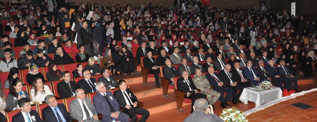 Mehmet Akif Ersoy Batman\'da anıldı