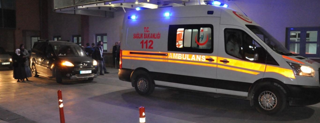 Otomobil şarampole yuvarlandı: Bir ölü 4 yaralı