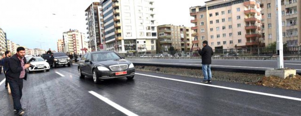 Köprülü Kavşağın üst yolu trafiğe açıldı