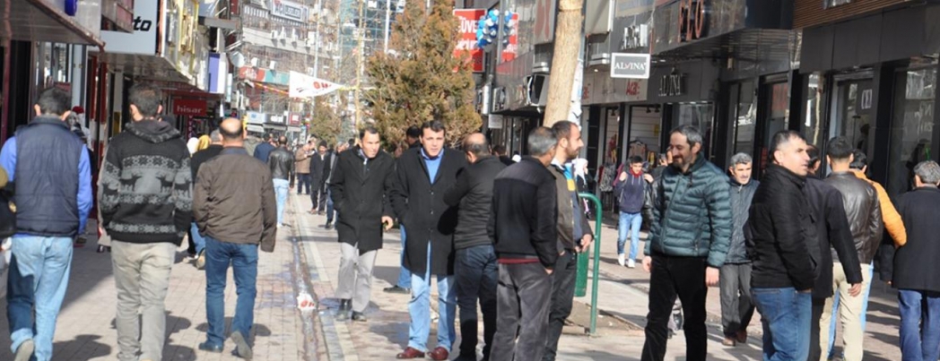 Batmanlılar referandum görüşlerini İLKHA mikrofonuna anlattı
