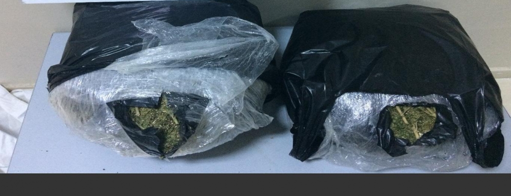 Araçlarında esrar bulunan 4 kişi gözaltına alındı
