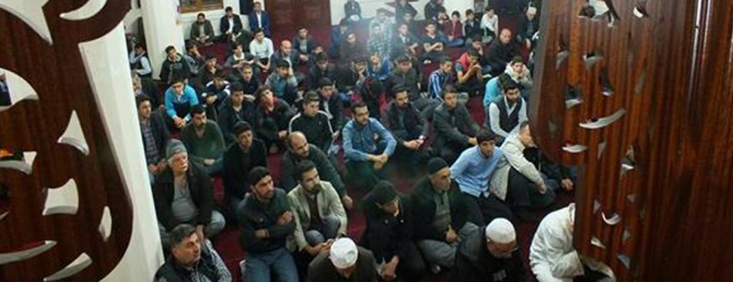 \"Gençlere sahip çıkmak geleceğe sahip çıkmaktır\"