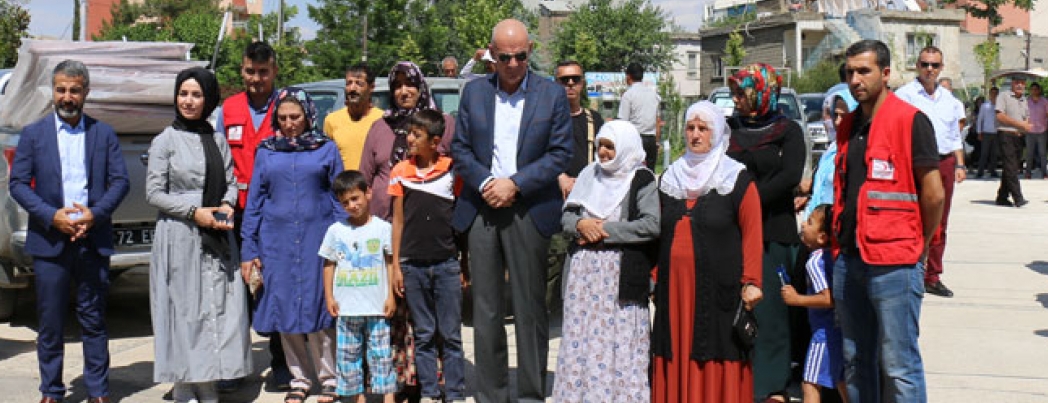 Yangın mağduru ailelere yardım dağıtıldı