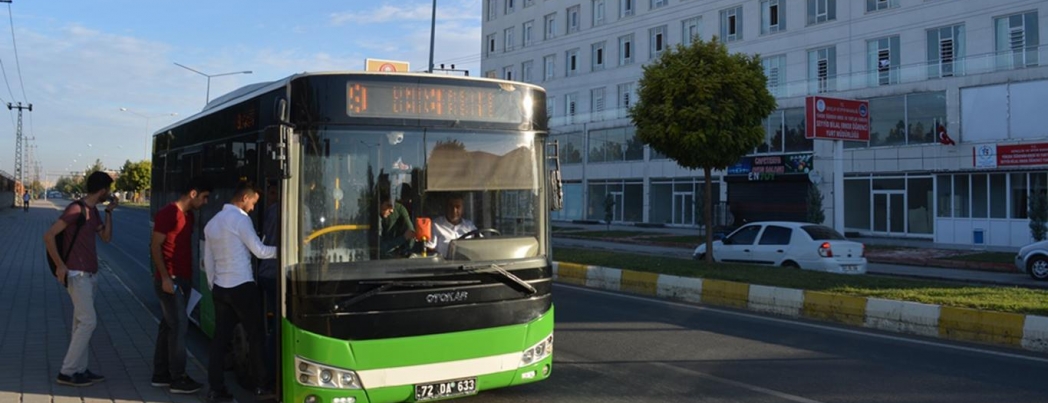 Öğrenciler ulaşım sorunun çözülmesini istiyor