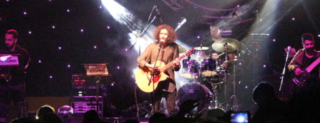 Emre ilk konserde coşturdu
