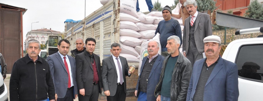 Çiftçilere arpa tohumu dağıtıldı