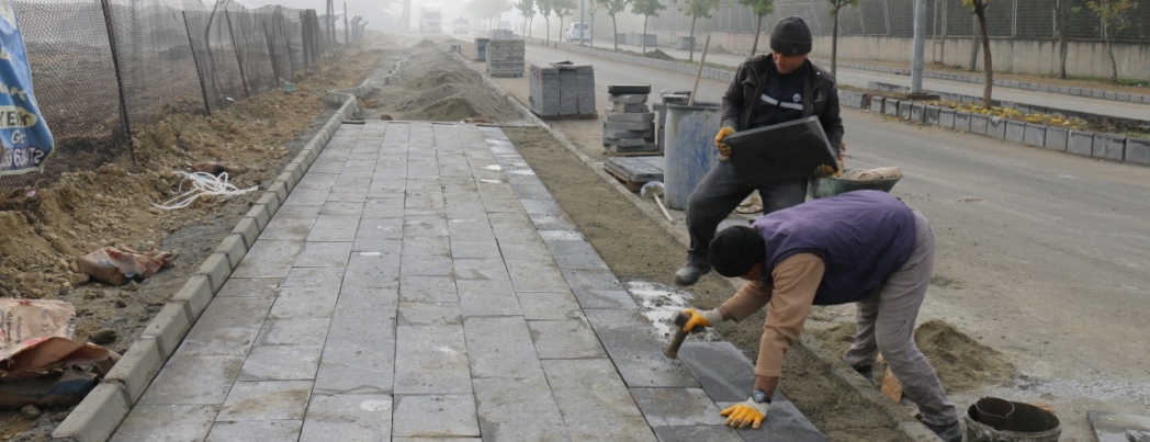 KIBRIS ŞEHİTLERİ CADDESİNDE KALDIRIM DÜZENLEMESİ