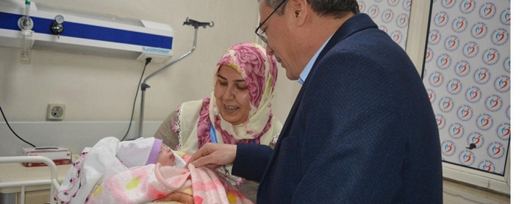 Batman Valisi geçen yılın son bu yılın ise ilk bebeklerini ziyaret etti