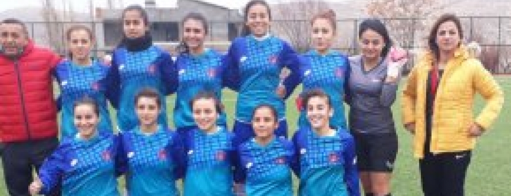 Kadın Futbol Takımı doludizgin devam ediyor
