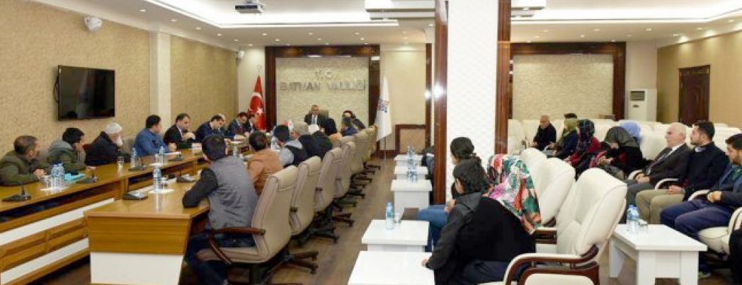Vali Halkı dinledi