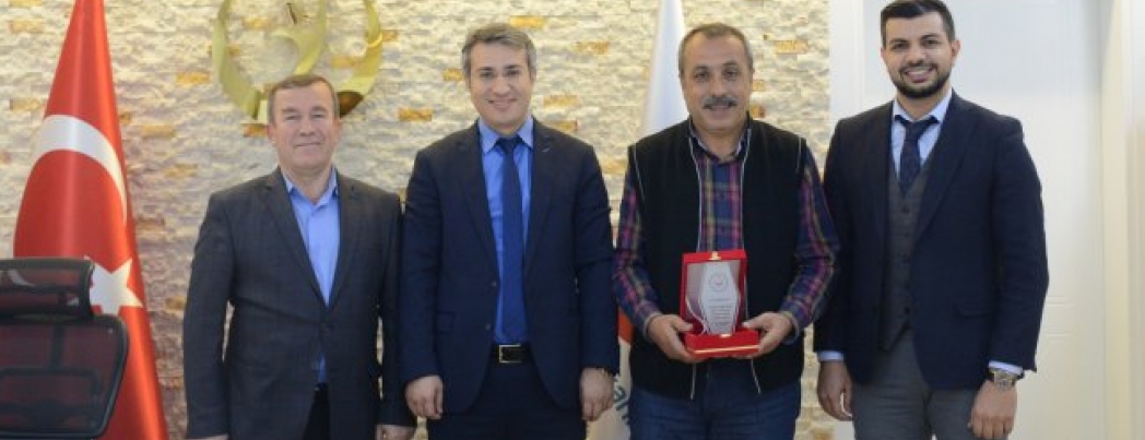‘Sonbaharın Renklerine’ plaket