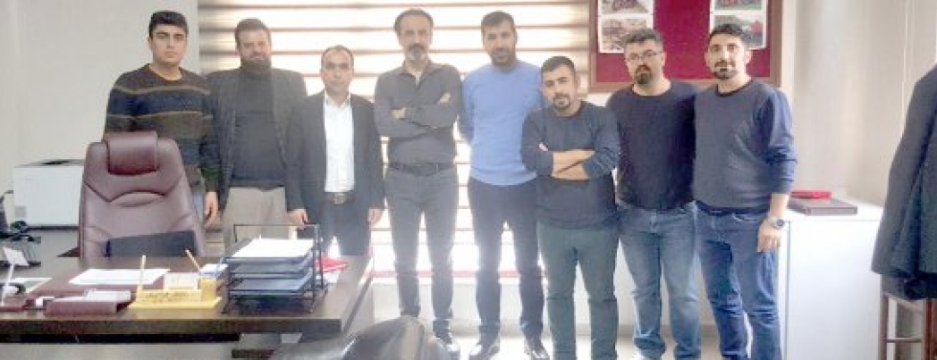 Dünya Hastanesi yönetimi UMKE’ye plaket verdi