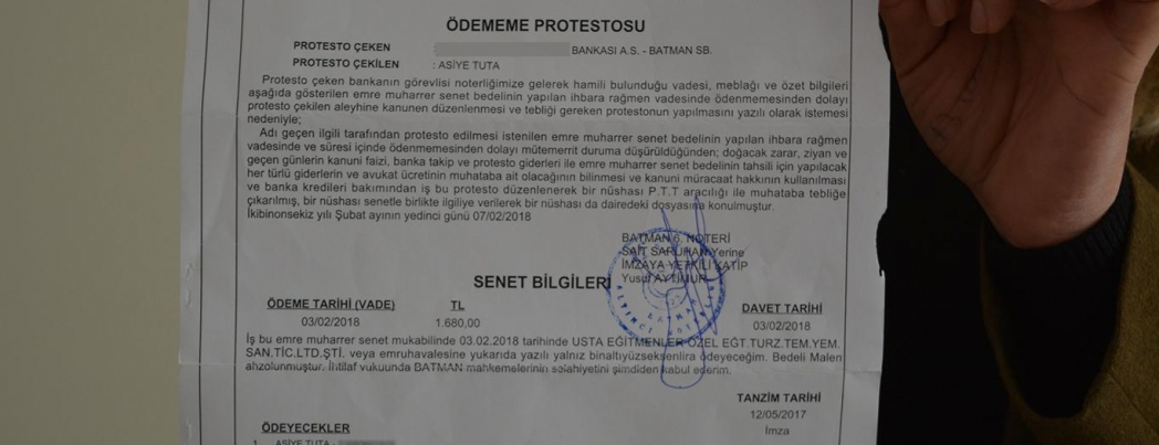 Özel okul tarafından dolandırıldıklarını belirten velilerden tepki