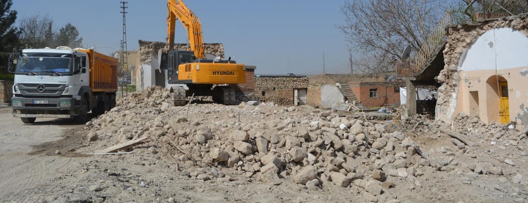 Hasankeyf\'te hüzün dolu bakışlar arasında yıkım işlemi