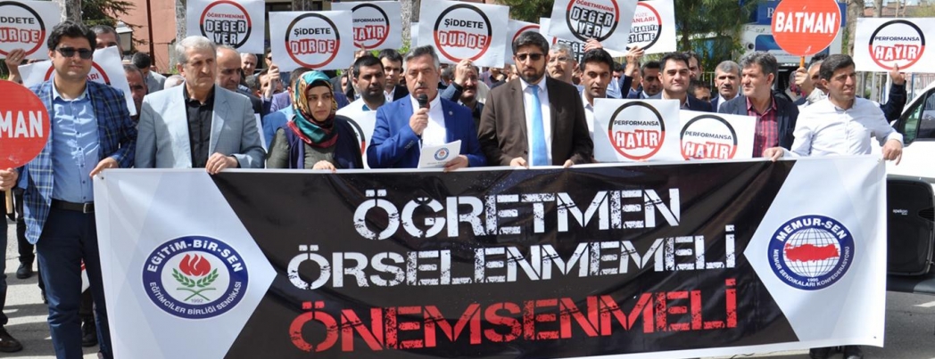 Eğitimcilerden \'Öğretmen Performans Sistemi\'ne tepki
