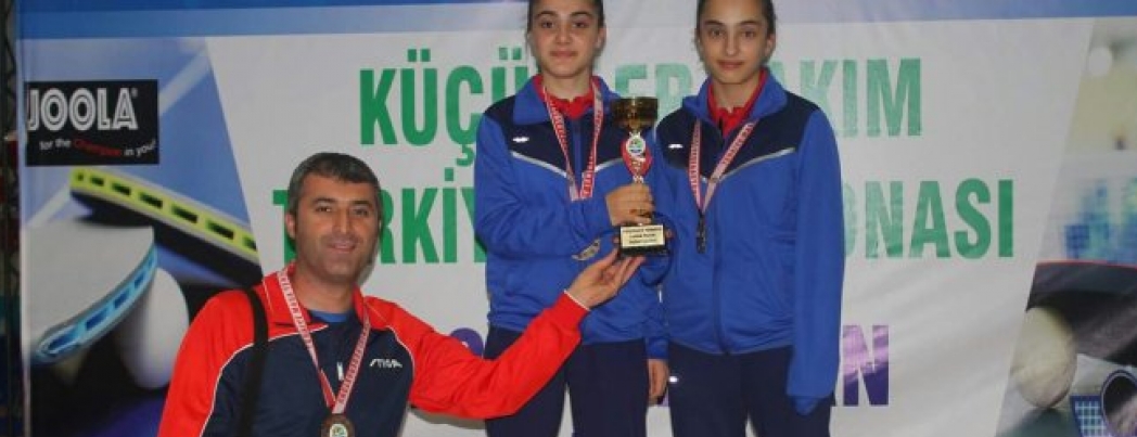 Masa Tenisi kız takımı Türkiye Üçüncüsü