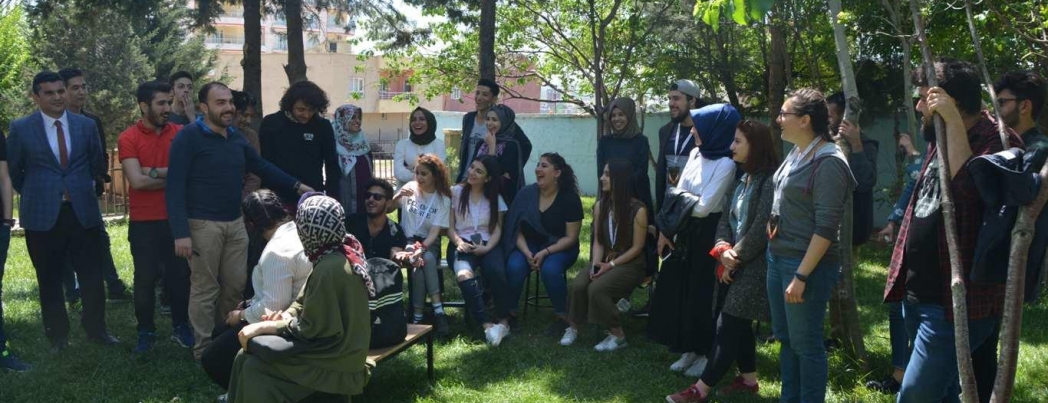 Öğrenciler PKK’nin katlettiği öğretmenin okulunu ziyaret ettiler