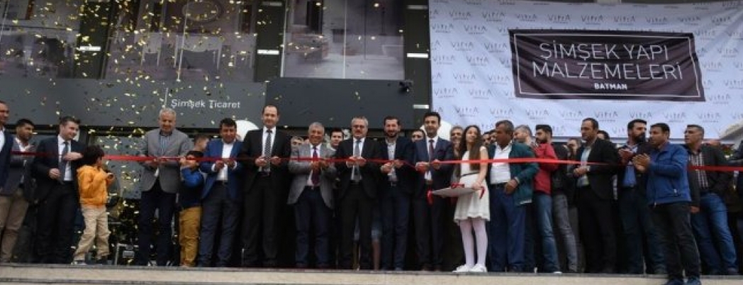 Vali Deniz, Yapı Malzemeleri Marketin açılışını yaptı