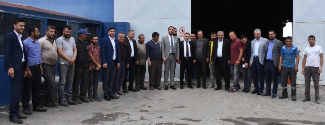 AK Parti 1 Mayıs’ta işçilerleydi