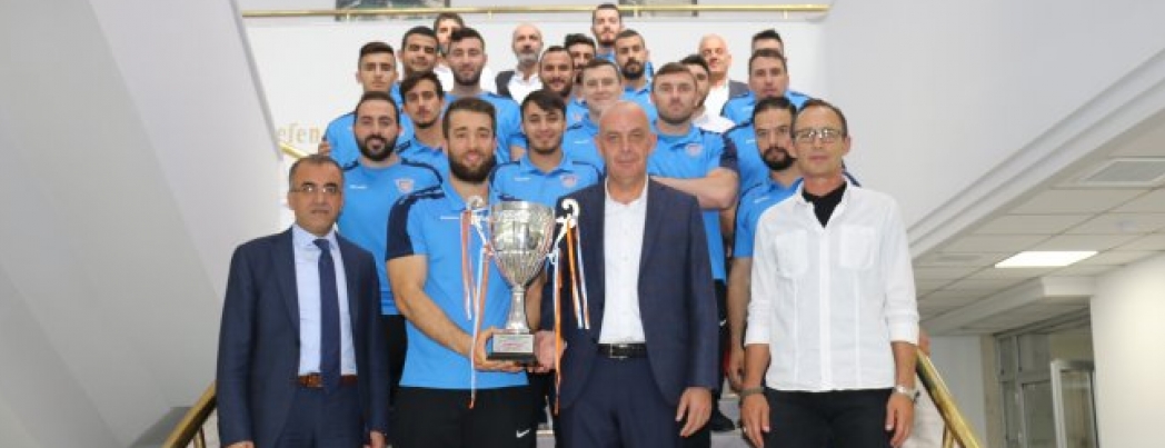 Şampiyon oyunculardan Aksoy’a ziyaret