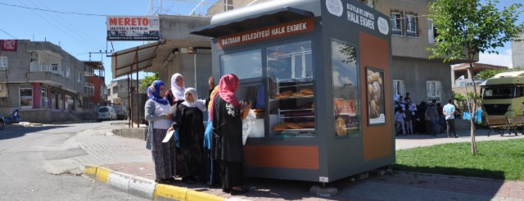 BELEDİYENİN ÜCRETSİZ EKMEK DAĞITIMI HİZMETİ BAŞLADI