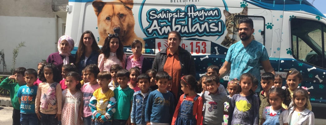 MİNİKLERDEN BELEDİYE HAYVAN BAKIM EVİNE ZİYARET
