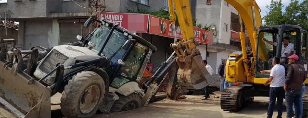 Doğalgaz için kazdığı çukura kendisi düştü