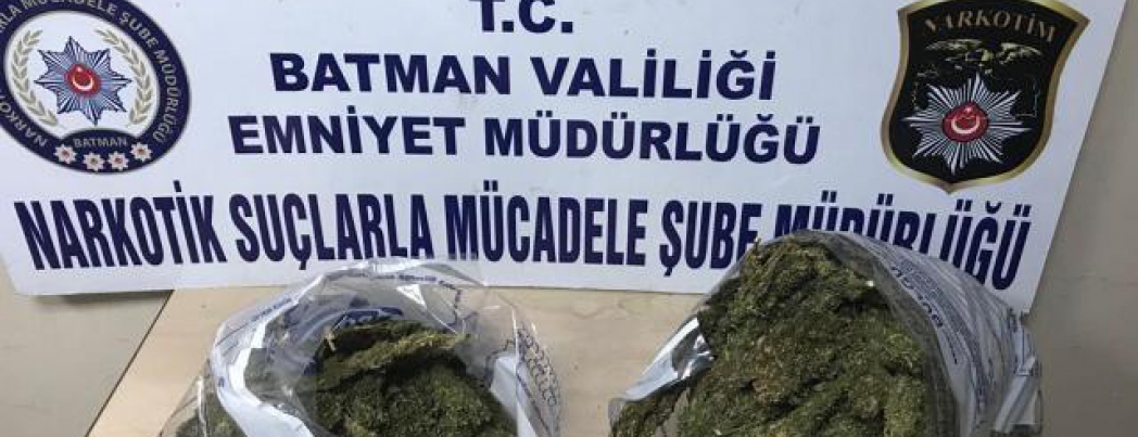 Batman’da esrar kaçak sigara ele geçirildi