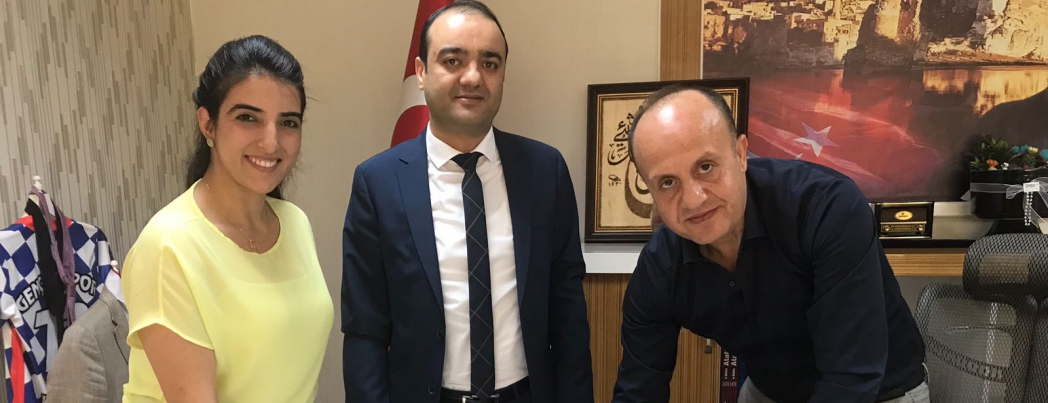 GENÇLİK’TEN EMEKÇİLERE BANKA PROMOSYONU