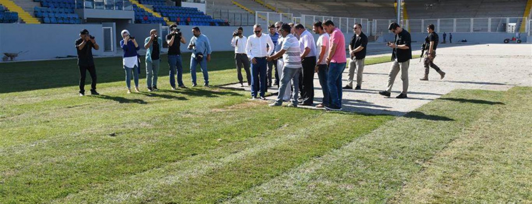 Stadyumu çim serme işlemine başlandı