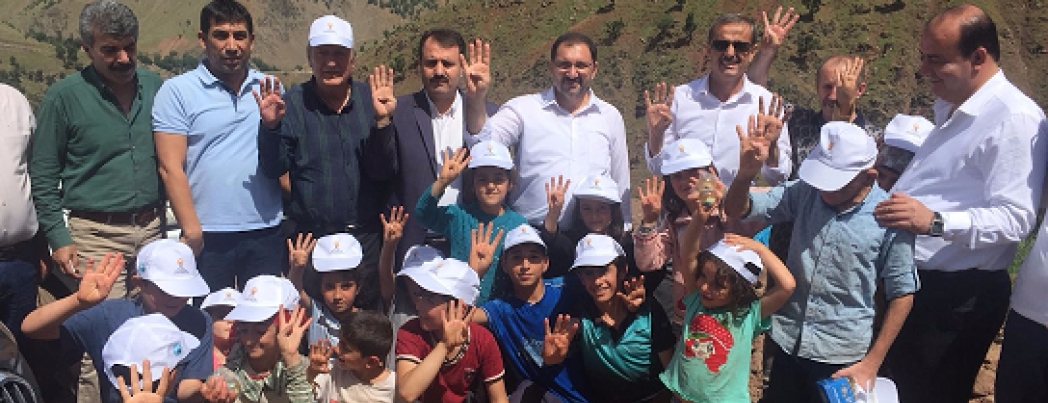 Güneştekin;"İktidarımızın hizmetleri takdirle izlenmektedir"