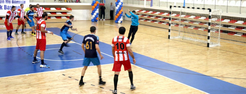 Hentbol Takımı Galibiyetle Başladı