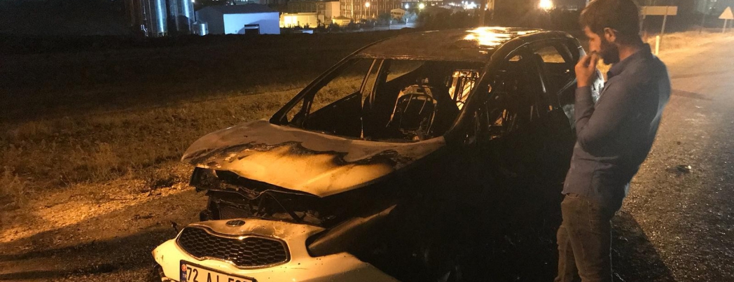 Otomobil Seyir Halinde Alev Aldı