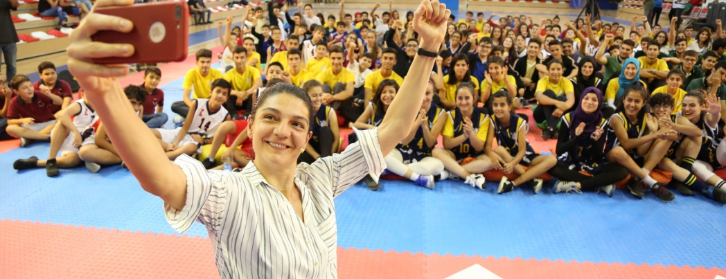 ‘ŞAMPİYONLARIN İZİNDE’ PROGRAMINA YOĞUN İLGİ