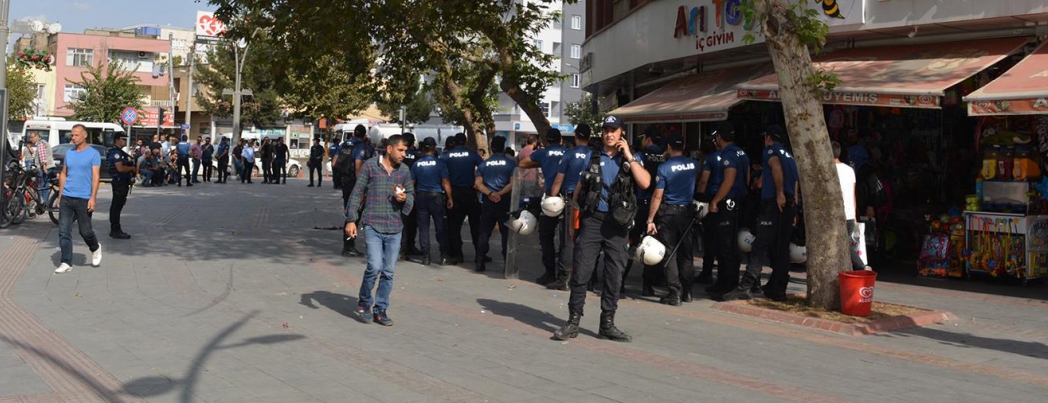 ​İzinsiz basın açıklamasına polis müdahalesi: 2 gözaltı