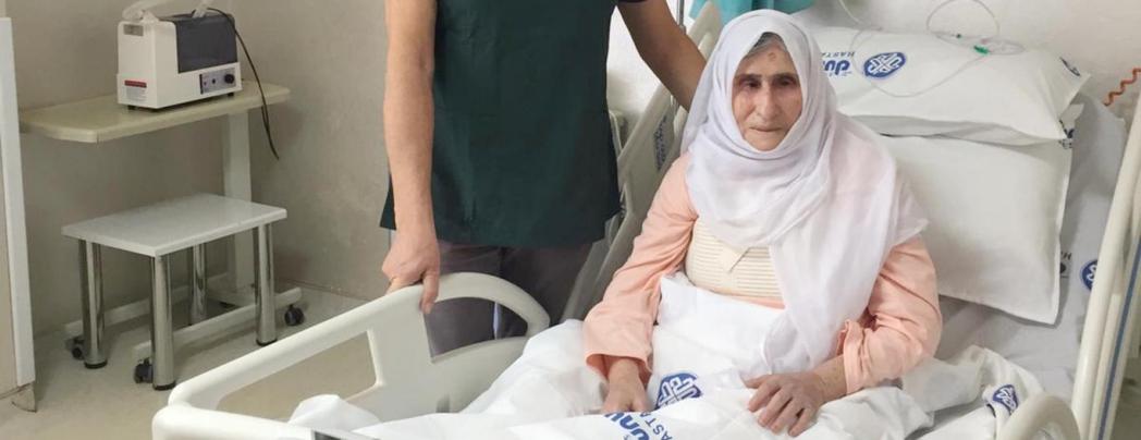 94 yaşında açık kalp ameliyatı oldu