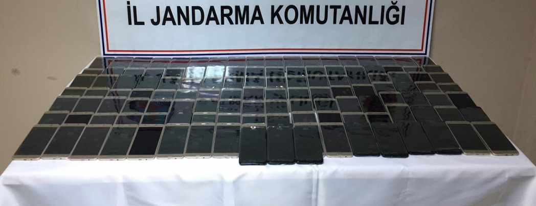 Kargo aracında kaçak cep telefonu ele geçirildi
