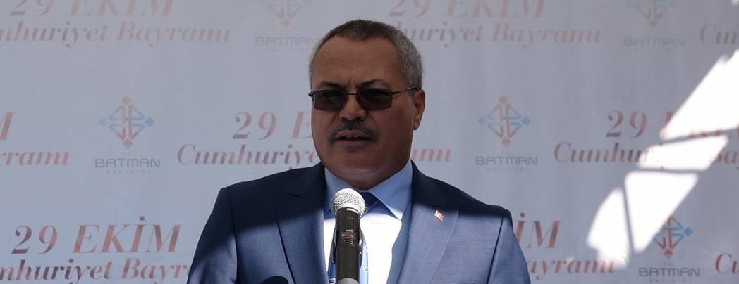 Vali Deniz Batmanlılarla vedalaştı