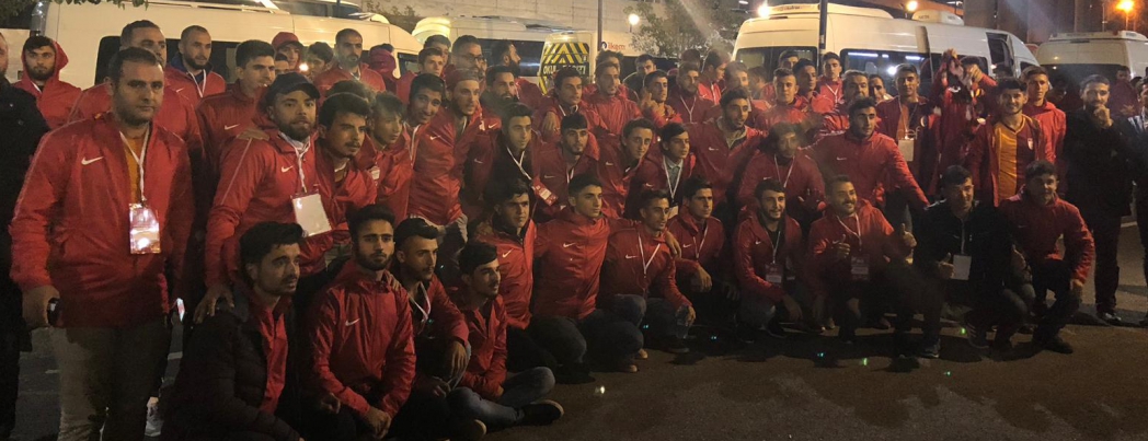 Gençlerin İstanbul Ve Derbi Heyecanı