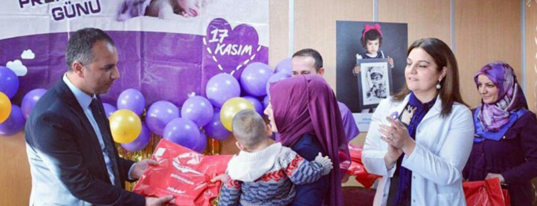 Dünya prematüre günü bebeklerle kutlandı