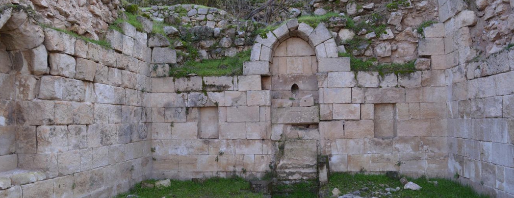 Tarihi 900 yıl öncesine dayanan Artuklu Çeşmesi taşınmayı bekliyor
