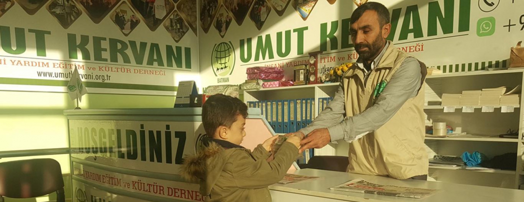 Minik çocuklar harçlıklarını Yemen için bağışladılar